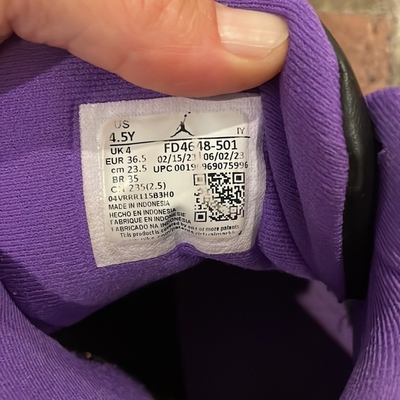 Jordan Kids Retro Venom Purple and Black Sneakers - Picture 3 of 6